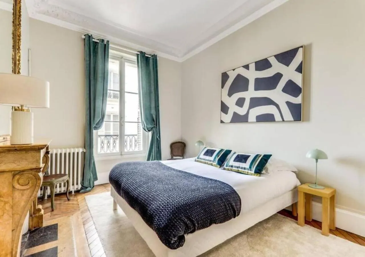 La Fleur Du Bosquet - Sumptuous- Eiffel Tower View Apartment